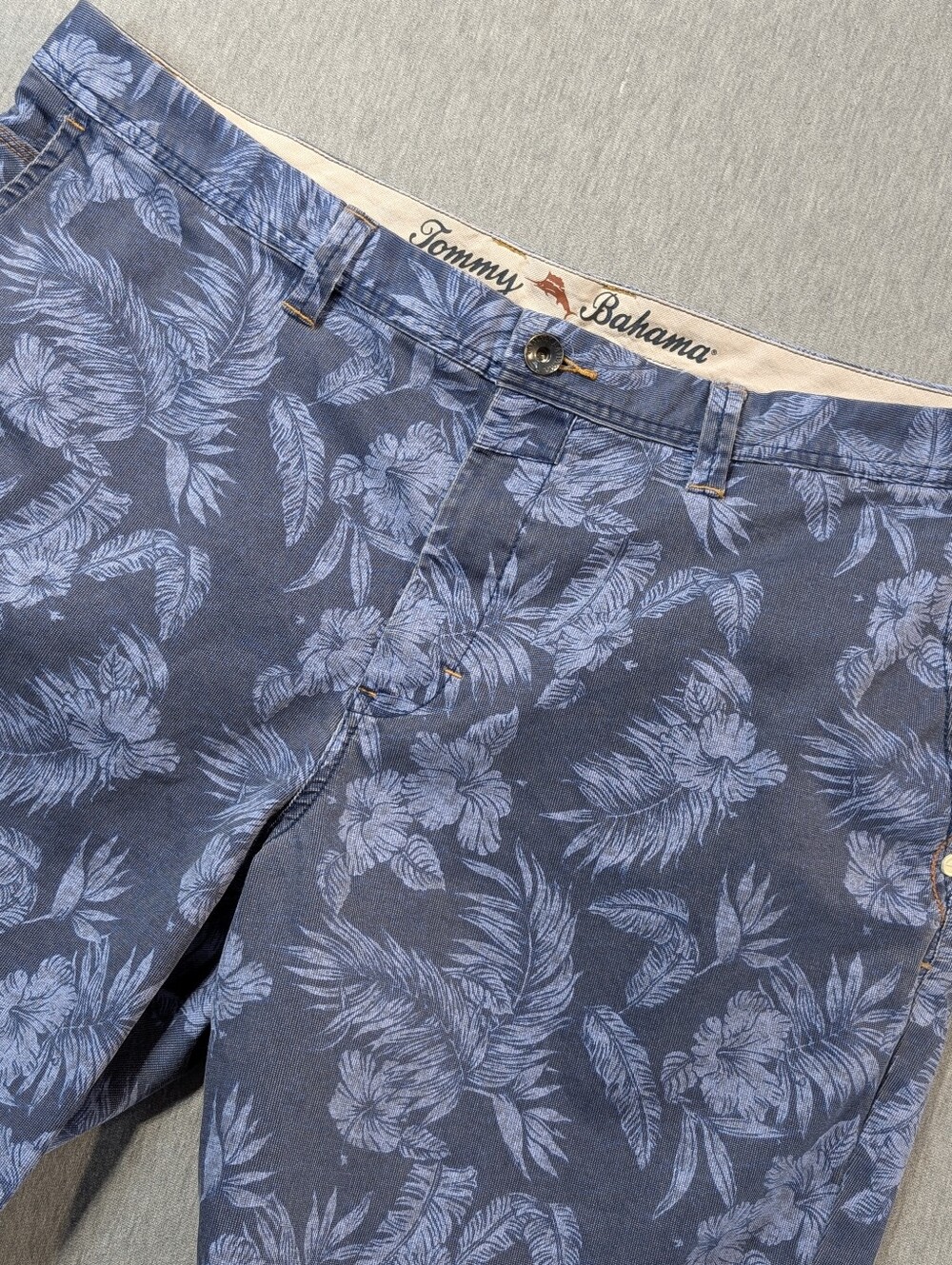 Tommy Bahama Denim Floral Shorts Men's 40 Blue Cotton Stretch